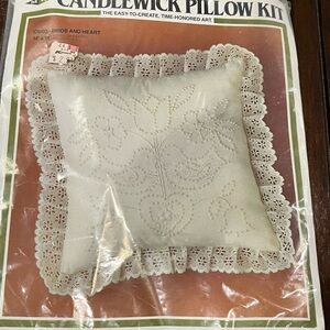 Vintage Candlewick Pillow Kit with Lace Trim
